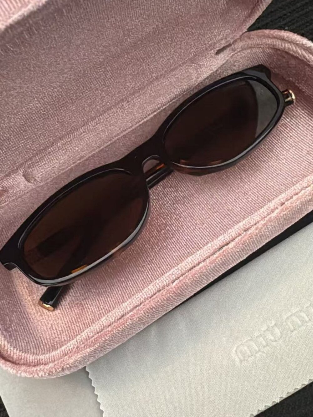 Miu Miu MUA06S-F Tortoise Oval Brown Lens Sunglasses Full Pink Velvet Case
